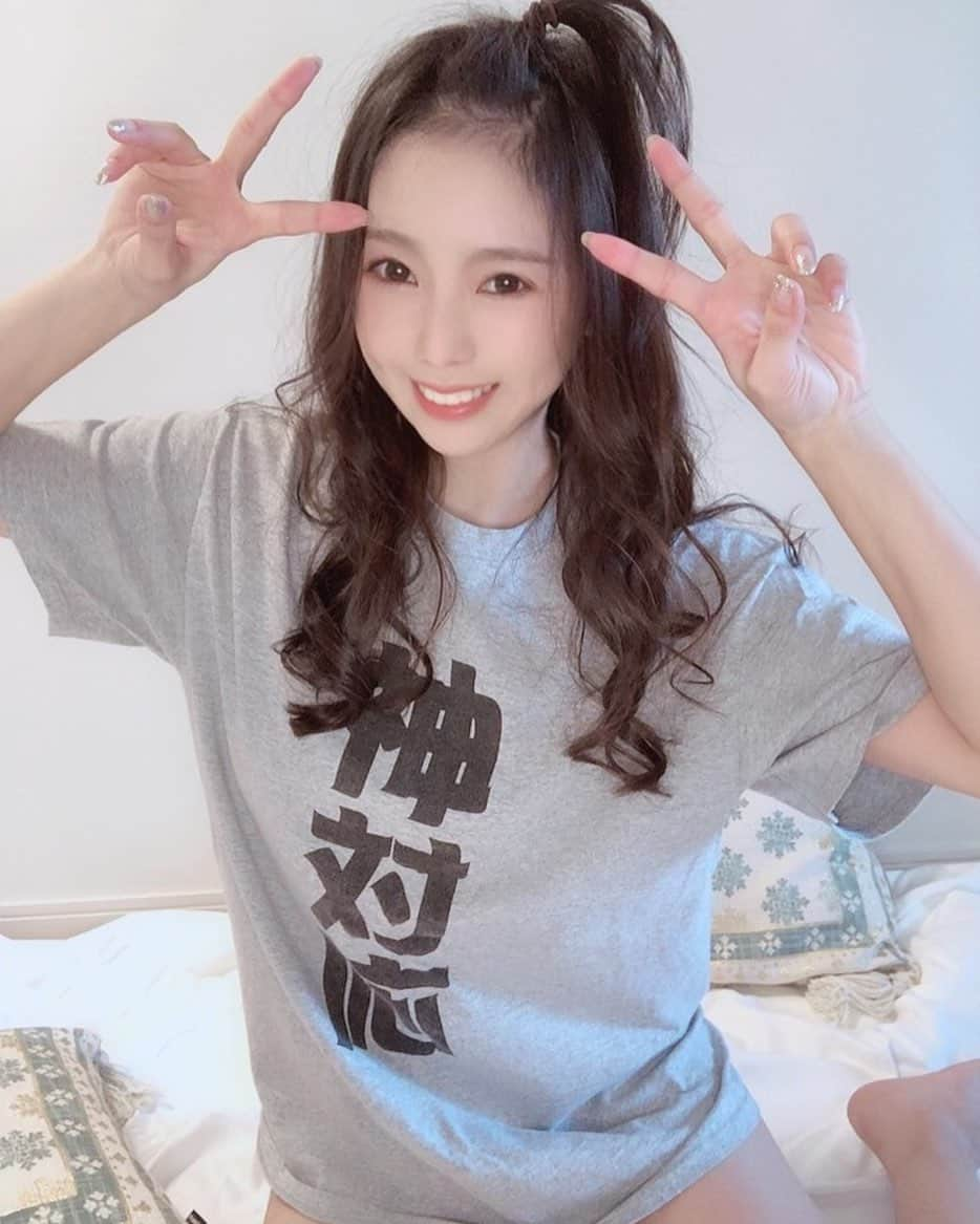 朝比奈果歩さんのインスタグラム写真 - (朝比奈果歩Instagram)「でこちー。 こーゆーださT集めたい（笑） 、 、 、 、 #神対応 #ダサい服選手権 #部屋着 #ルームウェア #自撮り #セルフィー #セルカ #おでこ #おうち時間  #roomwear #stayhome #selfie #selca  #自拍 #셀카 #셀피」5月5日 17時14分 - kaho_asahina