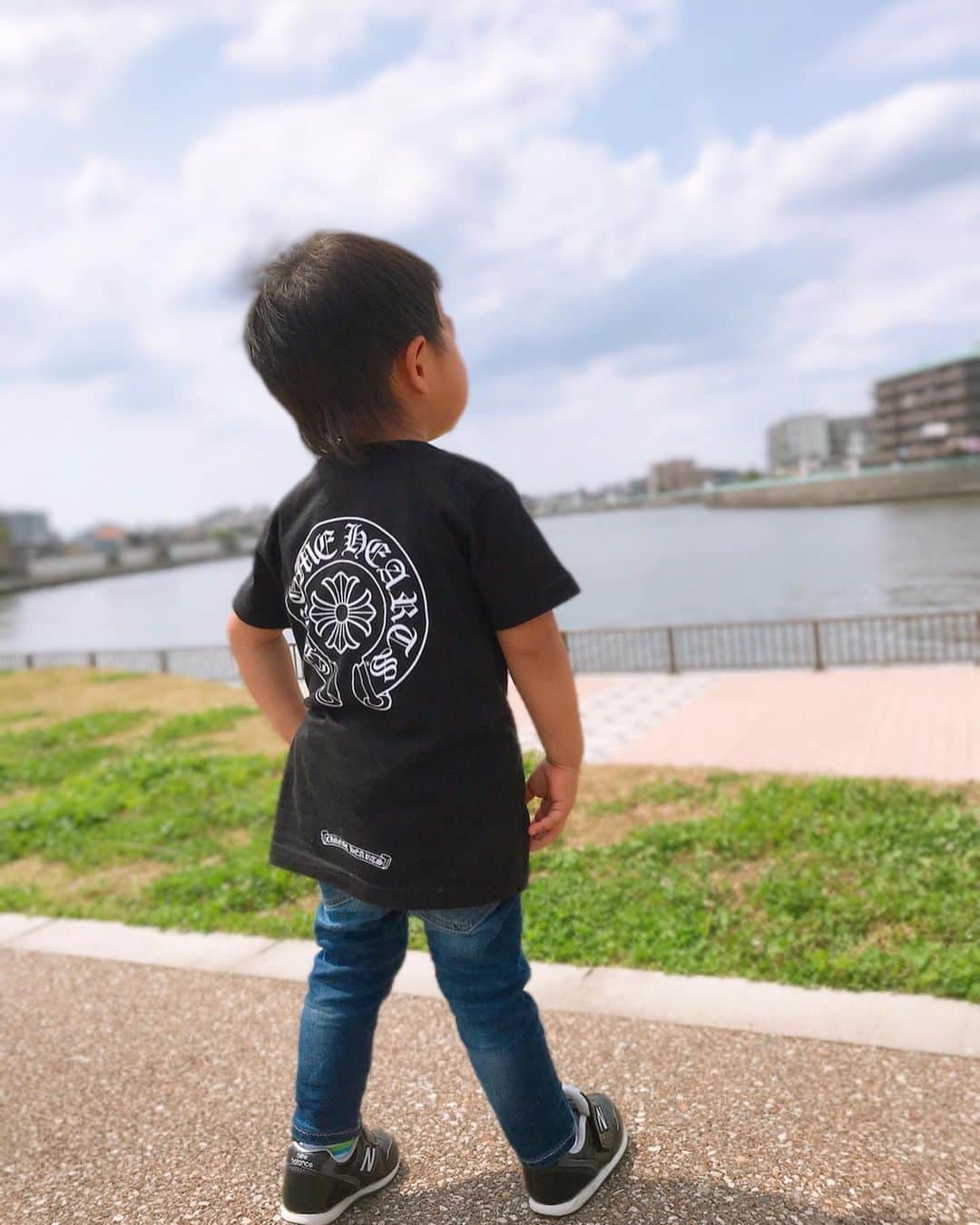 渡部太基のインスタグラム：「. CHROME HEARTS男子👦 #chromehearts #クロムハーツ #わたべんちのれおうくん」