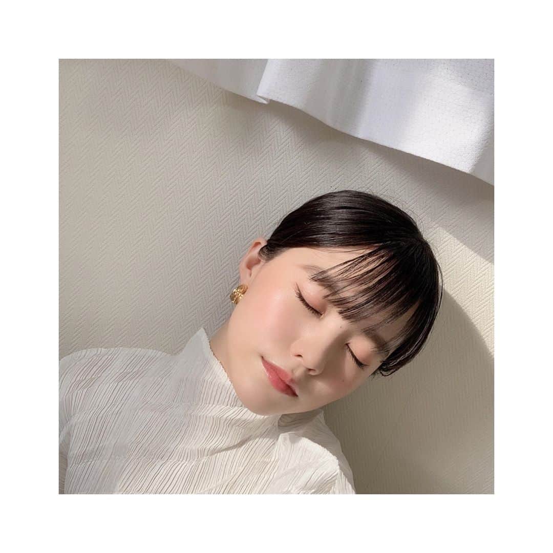 志田彩良のインスタグラム：「・ ちなみにイヤリングとトップスは おばあちゃんのおさがりです👗♡ 落ち着いたら会いに行きたいなぁ〜〜」