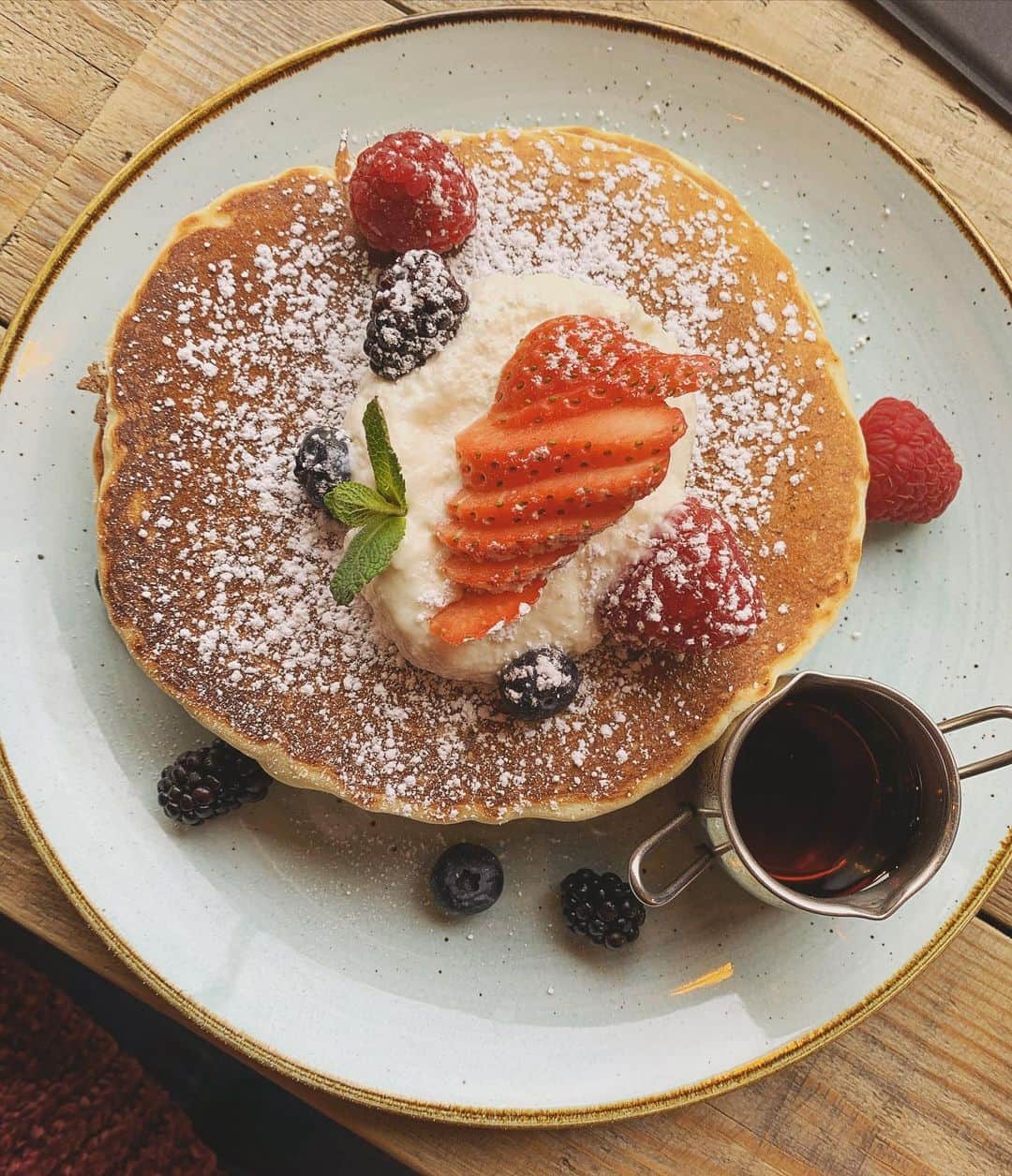Eat With Steph & Coのインスタグラム：「Buttermilk pancakes @trade_coffee sipping coffee whilst having some pancakes - perfect Tuesday morning vibes - albeit at home now 📷: @mchan4b #coffeeshops #coffee #toplondonrestaurants #foodstagram #foodies #pancakes #dessert」