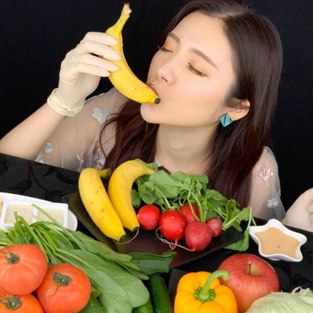 ますぶちさちよさんのインスタグラム写真 - (ますぶちさちよInstagram)「本日の動画はASMRです！ 見て聞いてください😌生野菜食べたよ🥬 #ますぶちさちよ　#爆食ますぶちさちよチャンネル #大食い　#大食い女子　#生野菜　#ASMR」5月5日 18時08分 - sachiyomasubuchi___