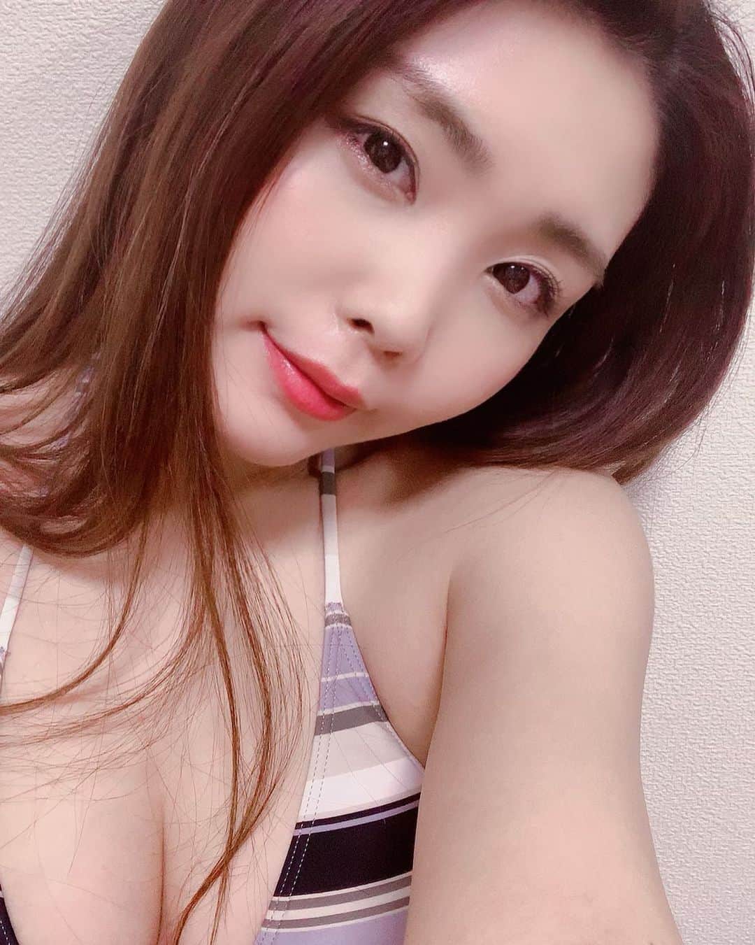 青海のインスタグラム：「今日の私。  #グラビア #グラドル #グラビアアイドル #costume #コスチューム #モデル #model #撮影 #gravure #Japan #japanese #japanesegirl  #水着 #Bikini #girl #コロナに負けるな #グラビアチャレンジ」