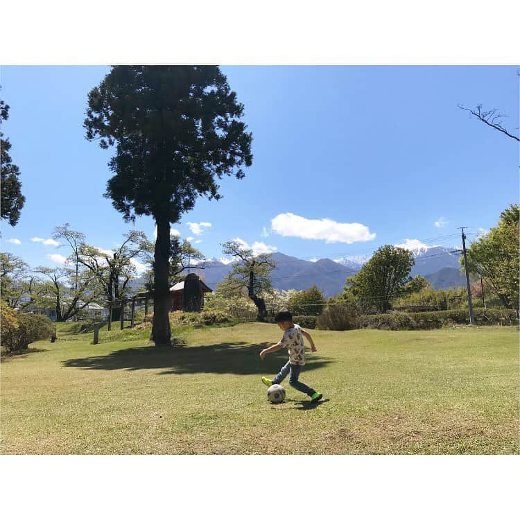 大谷朋子さんのインスタグラム写真 - (大谷朋子Instagram)「♡ * #こどもの日 🎏 * GWはこうでなくちゃ‼︎😭 写真は去年の。 * これらもすくすく大きくなってね👦🏻 * 思いっきり外で遊びたい、 長野に帰ってみんなに会いたい♡ そんな今年のGW。 * * #こどものひ #6歳男の子 #gw #オンライン帰省  #stayhome #stayintokyo」5月5日 18時17分 - tomoko_ohtani