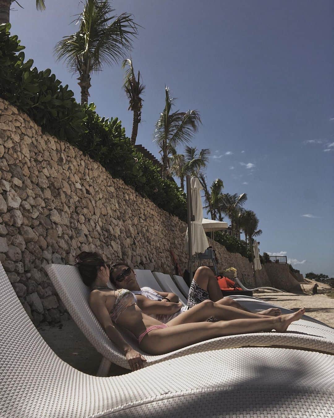 伊東大輝のインスタグラム：「want to chillax.🌴 #嫁チル」
