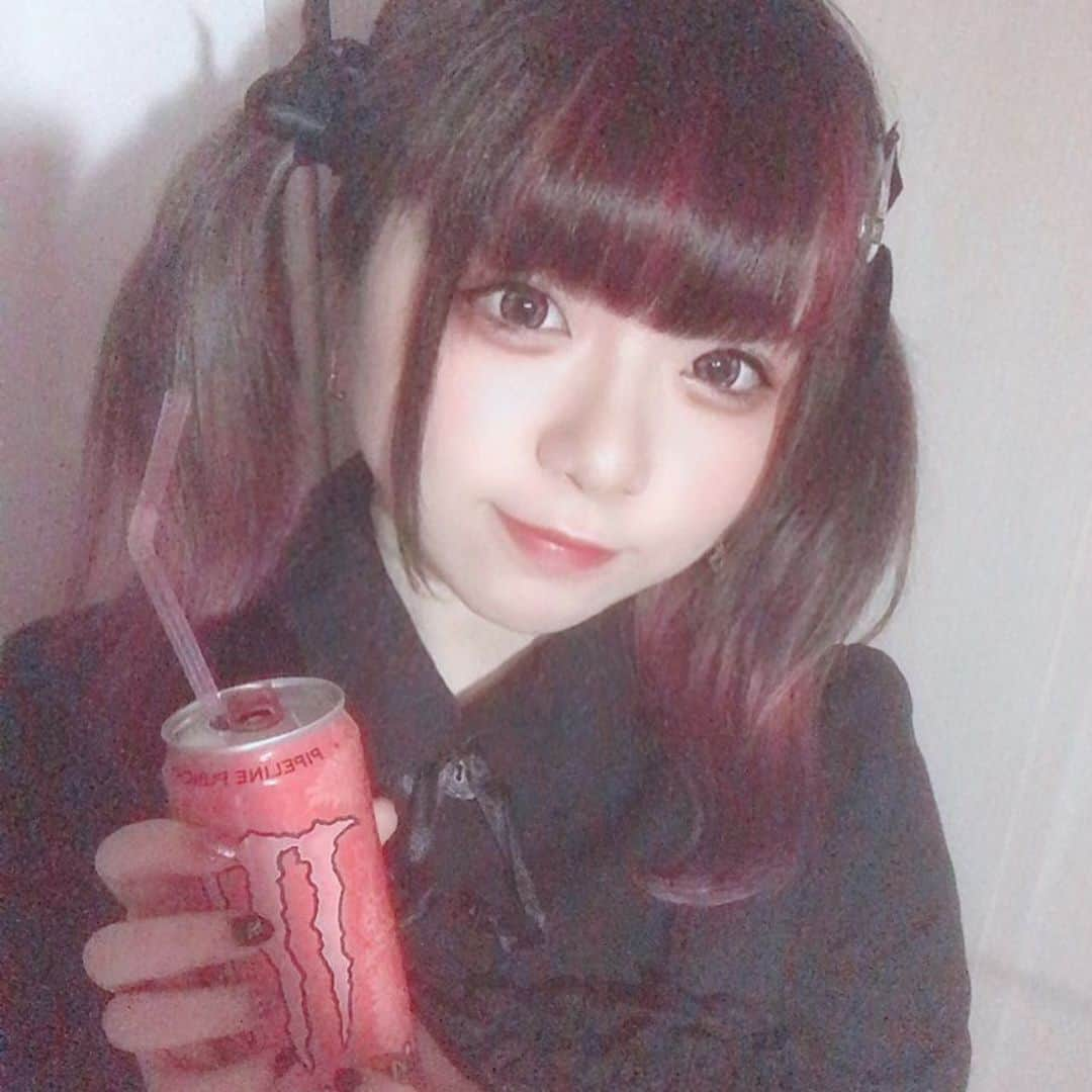 黒夢のインスタグラム：「ぴえん🥺💜 . . . #メンヘラ #量産型ヲタク #地雷女 #クロミちゃん #推ししか勝たん」