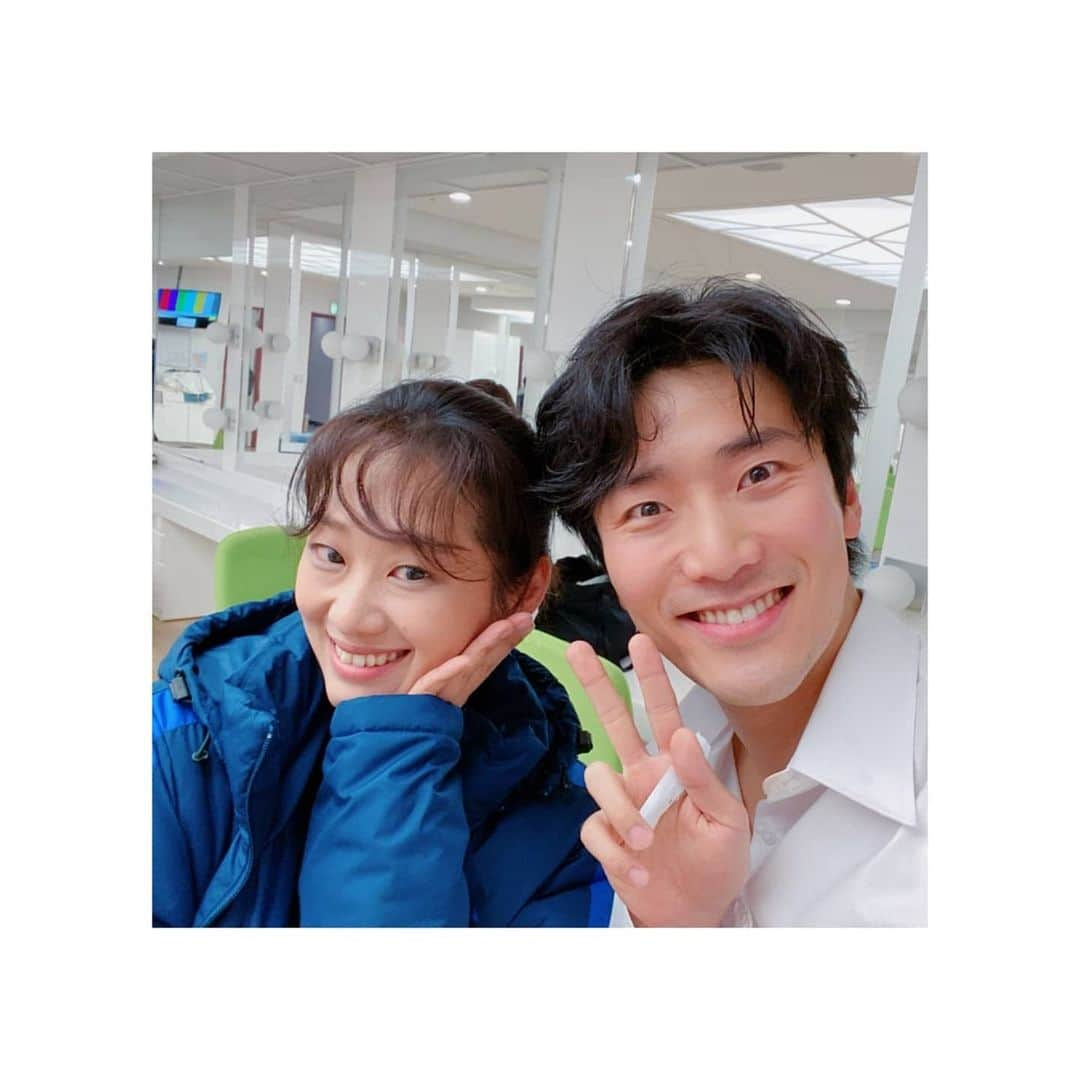 ヒョン・ジュニさんのインスタグラム写真 - (ヒョン・ジュニInstagram)「with 강서준배우. sbs "나는 전설이다" 작품에서 철부지 20대 부부의 호흡을 맞췄던 동생. 또 부부인거 실화야? ㅎㅎ  고마웠어 서준아 항상 응원하고 다음에 또 부부로 만나면 진짜 웃기겠다 😖 삼세판 한 번 가자! 고생했어^^ 필정이와 태섭이 인증샷.  사이 좋아요 ㅎㅎㅎ」5月5日 18時38分 - juooonieee