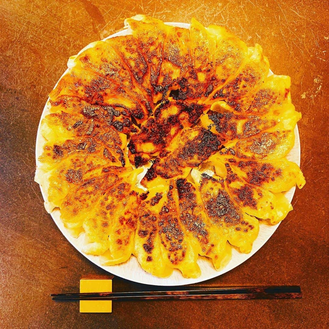 峰なゆかさんのインスタグラム写真 - (峰なゆかInstagram)「チャラヒゲの作った餃子だよ！ #餃子　#チャラヒゲ」5月5日 18時56分 - minenayuka