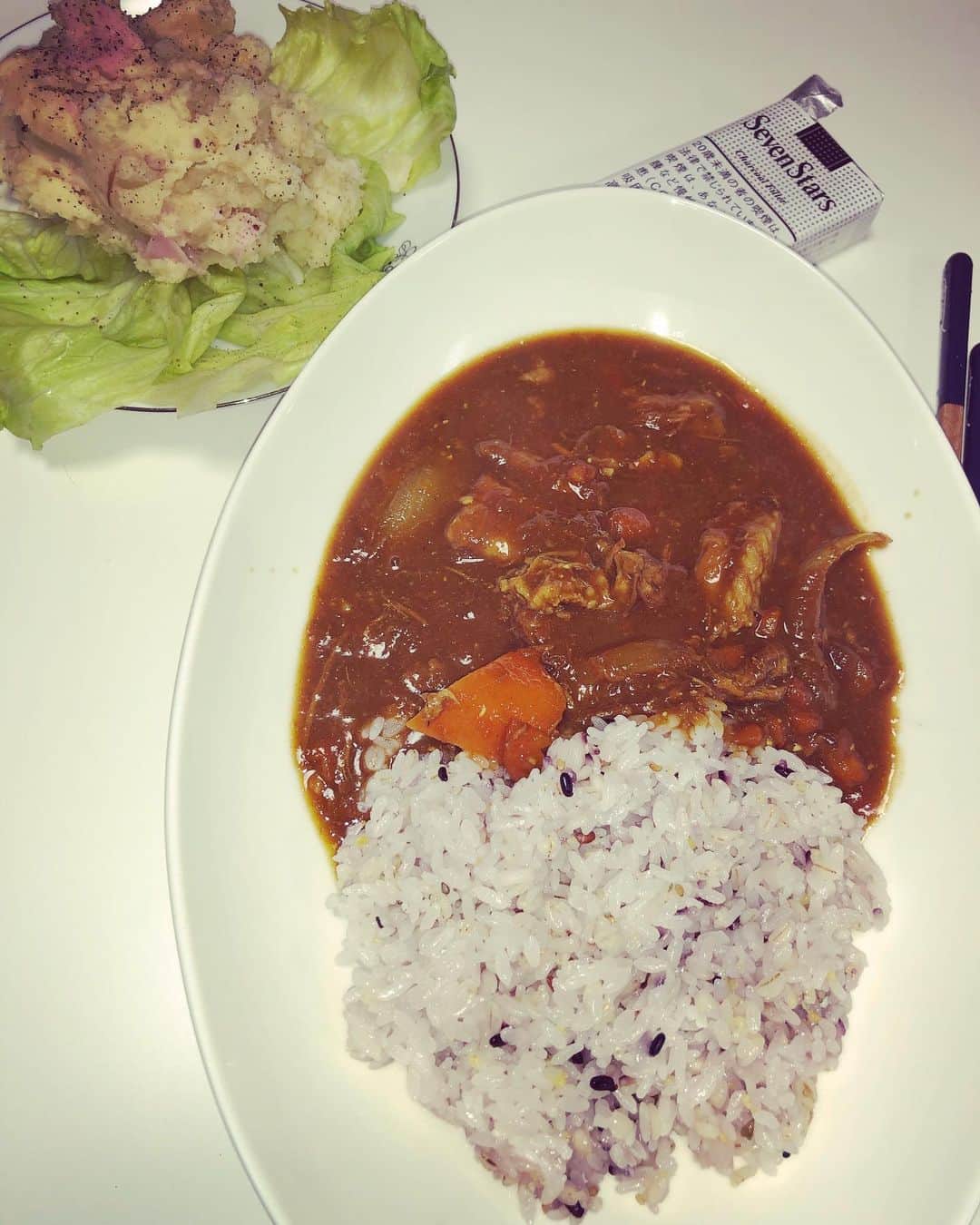 のインスタグラム：「🍛甘味があり安心する味‼️うまーい！ うまーい！ ご馳走さまでした😊 オザワーイーツが宅配してくれたww  #小沢仁志」