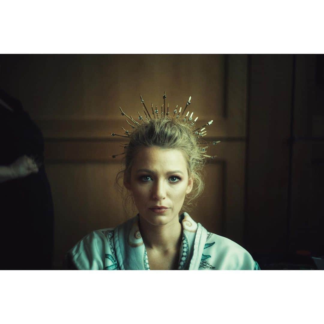 リード・モラノのインスタグラム：「👑 of the Ball #metgala #metgala2018 #sonya7r 📸 by me」