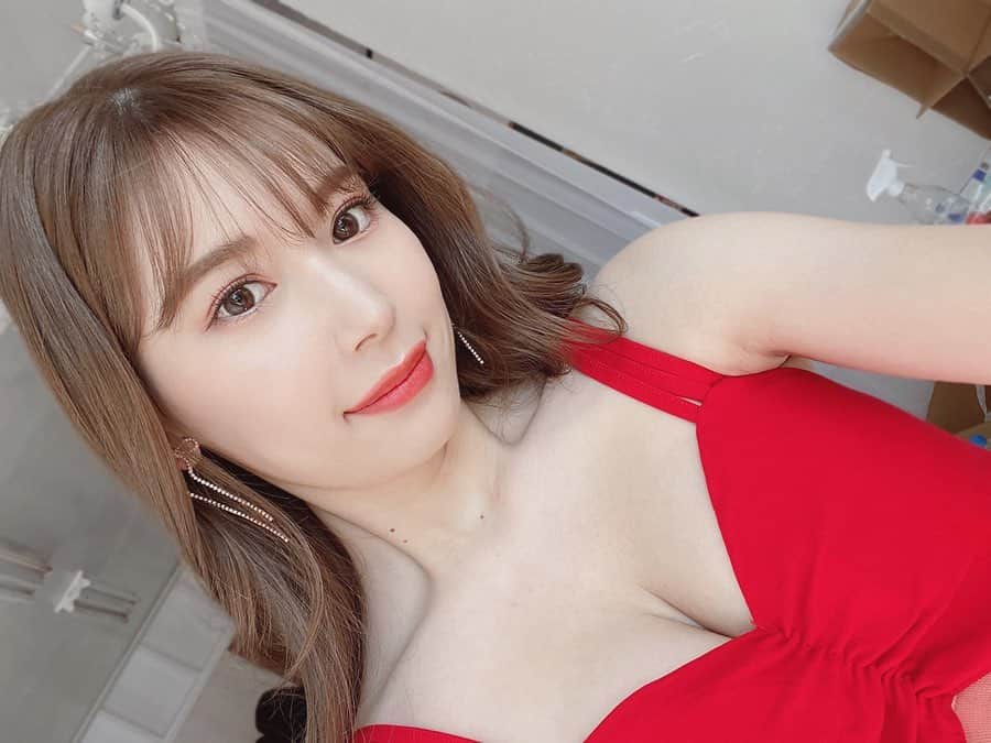 のインスタグラム：「台湾の大好きなメイクさんがしてくれたメイク💋毎日このメイクしてほしいくらいお気に入り🥰@doris0505」