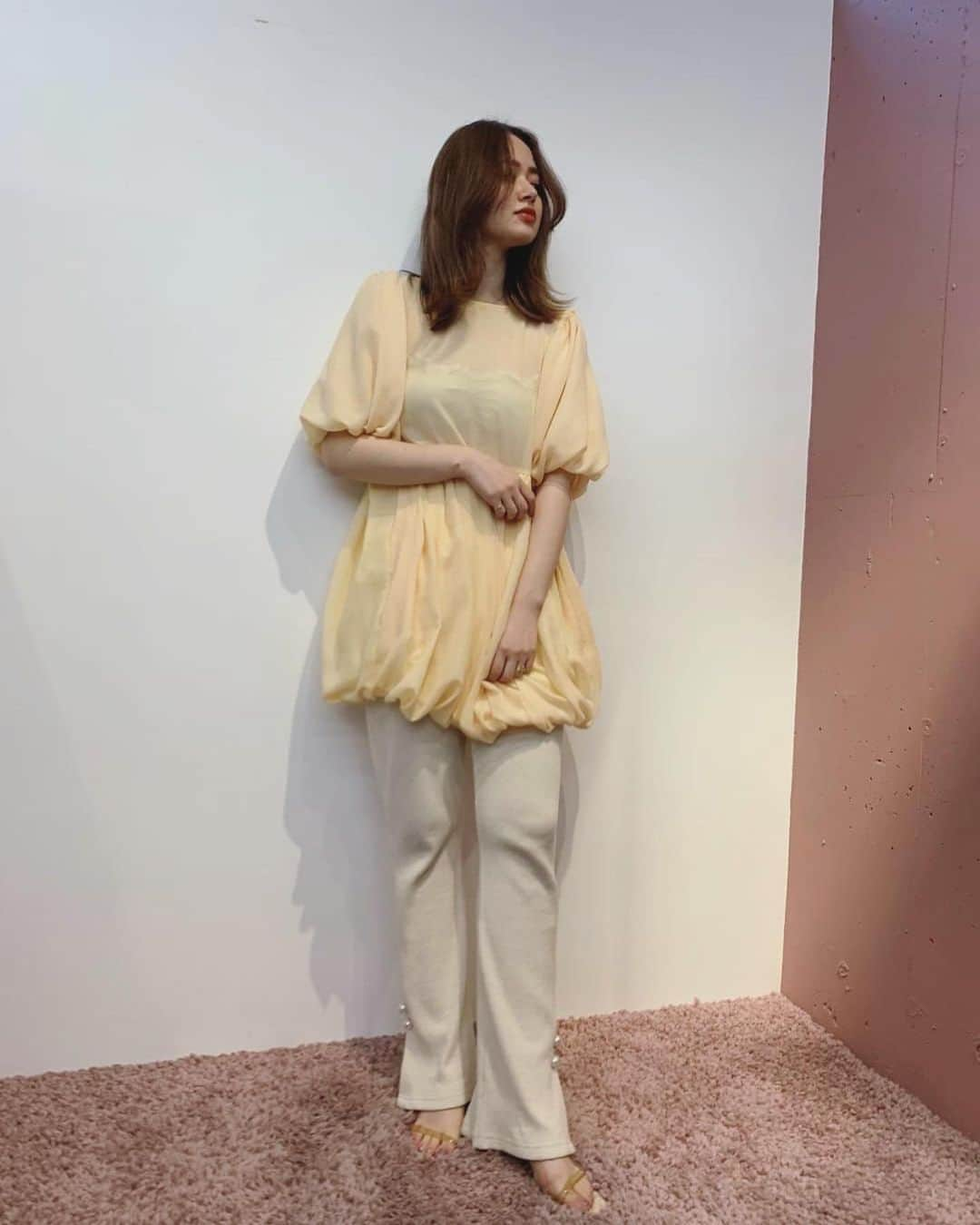 HONEY MI HONEY OFFICIALさんのインスタグラム写真 - (HONEY MI HONEY OFFICIALInstagram)「backribbon balloon tunic ¥15,000→¥13,500 wh.pk.yel freesize 今なら10%off!  ガーゼの様な優しい風合いのシフォンを使ったミニワンピ 袖と裾にボリュームを持たせたバルーンライン バックスタイルはU字に大きく開け、二本のリボンをポイントに 85cm丈なのでボトムと合わせても◎  @honeymihoney_official  @honeymihoney_style  #HONEYMIHONEY #表参道 #原宿 #心斎橋 #时尚 #我的最愛 #ハニーミーハニー #tokyo #osaka #outfit #fashion」5月5日 20時04分 - honeymihoney_official