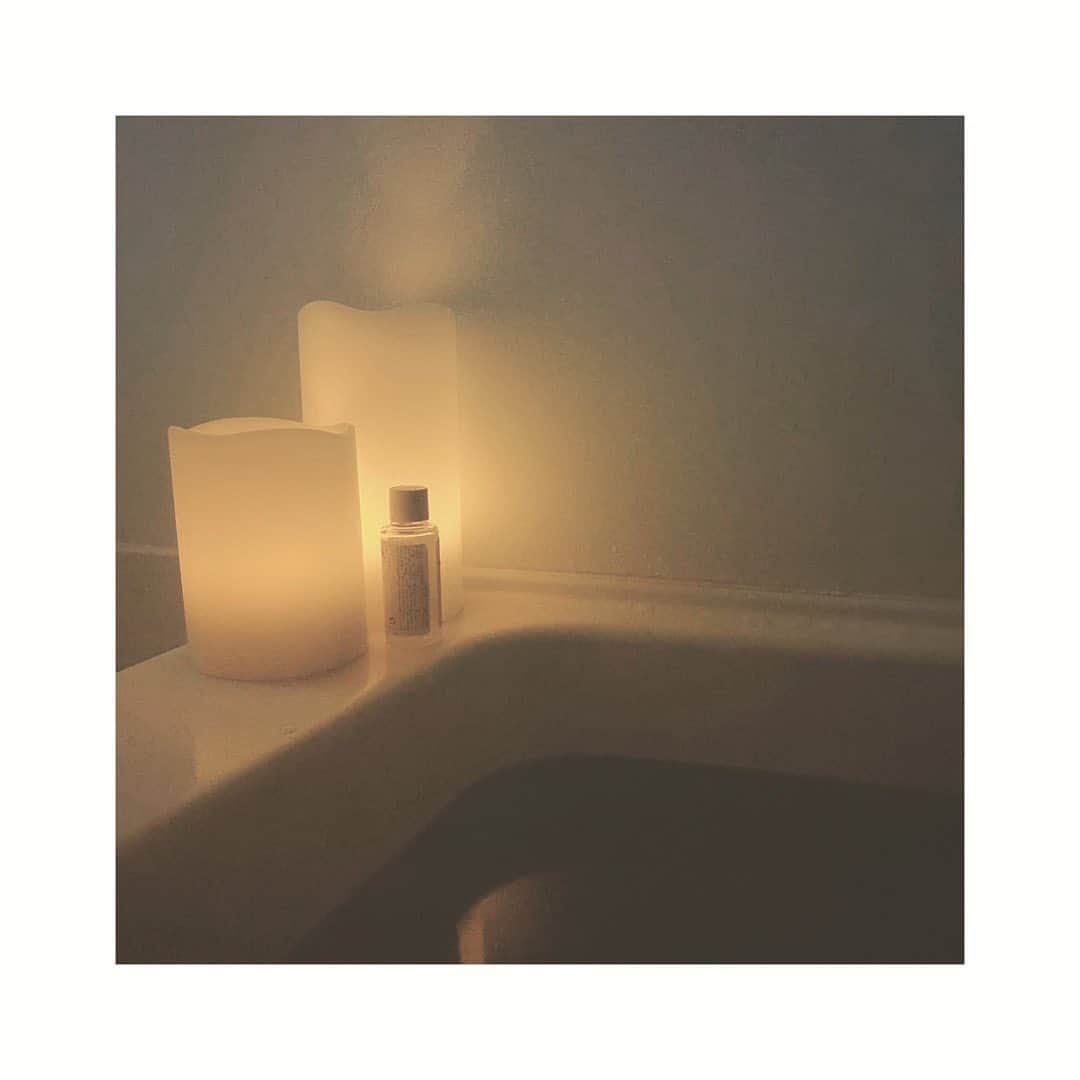 平原歩のインスタグラム：「#おうち時間 #お風呂#バスタイム  いい匂いでぽかぽかって幸せ。。。 アロマとか集めたいなぁ  オススメあれば教えてください」