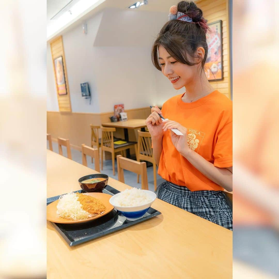 阿部マリアさんのインスタグラム写真 - (阿部マリアInstagram)「哇！好開心😍 吉豚屋(台灣八號店)，明日 5/6(三) 在信義旗艦店 盛大開幕了呢！ 想念家鄉的美食，又多一間分店，真的很開心爹斯〜 而且吉豚屋信義旗艦店，只要搭乘捷運到信義安和站步行1分鐘，就能到，很方便🙆🏻‍♀️🙆🏻‍♀️ . 防疫時期，吉豚屋推出<防疫安心EAT> 開幕首四日(5/6~5/9)信義旗艦店人氣三品豬排均一價$150🌟 有 吉豚豬排丼(竹)／豬排咖哩(竹)／里肌豬排定食 搭配 超濃郁 豬肉味噌湯 超滿足捏 ~ 大家可以利用 外帶快速取餐專區帶便當回家吃，讓美食快速取餐安心EAT爹斯唷🤗 .  最後有好消息要給大家！ 5/6~6/30 出示阿部瑪利亞的此貼文或截圖，至吉豚屋信義旗艦店用餐免費贈送湯品兌換券乙張✌🏻✌🏻 *需主動出示告知服務人員方可享優惠，每人乙帳號限兌換乙次 . 台灣吉豚屋 信義旗艦店 (信義二店) 門市地址: 台北市 信義路4段263號 營業時間: AM11:00~PM11:00 (最後點餐PM22:30) 交通方式: 捷運「信義安和站」五號出口左轉一分鐘 #台灣八號店 #台灣吉豚屋かつや #防疫安心享美食 #信義二店 #防疫安心EAT」5月5日 20時12分 - _abedesu