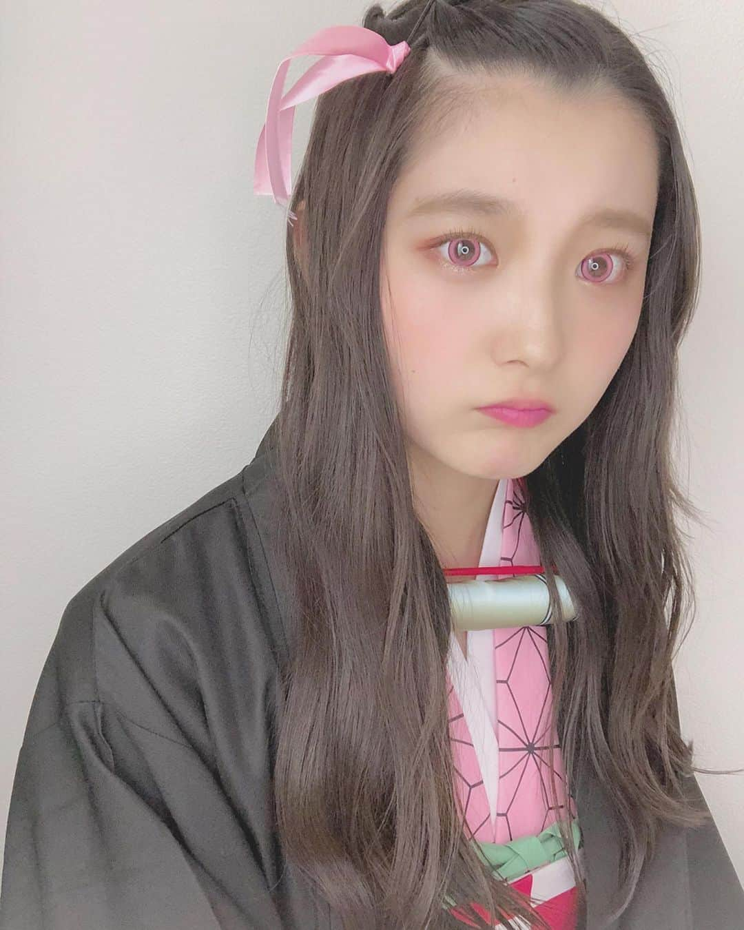 悠花さんのインスタグラム写真 - (悠花Instagram)「怒ってませんよ…🤫 ・ 禰豆子ちゃんコスプレとても好評で嬉しいです☺︎ たくさんのコメントありがとうございます😋💓 ・ #鬼滅の刃#竈門禰豆子#ねずこコスプレ」5月5日 20時31分 - haruka_217_