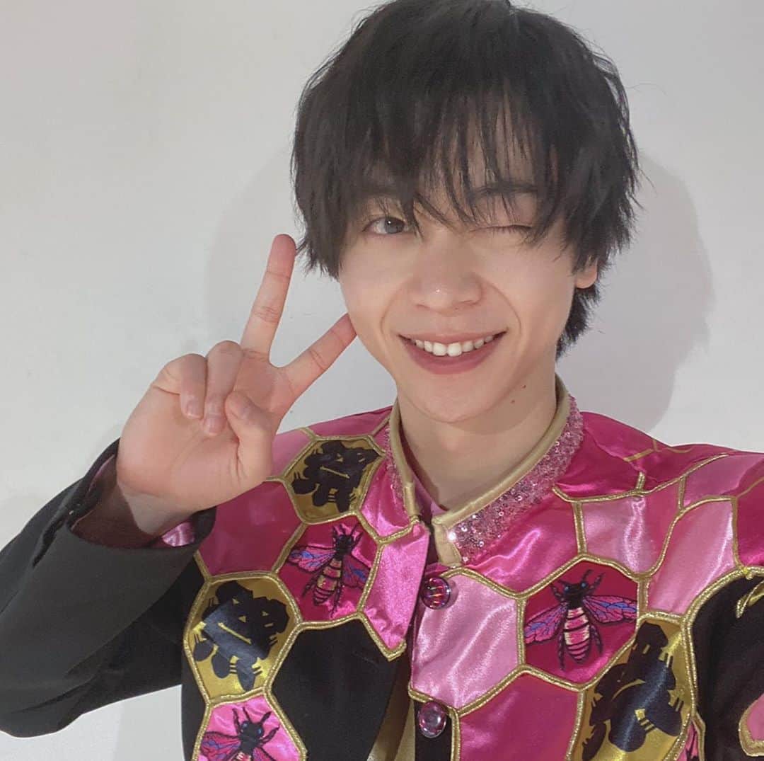 祭nine.のインスタグラム：「神田陸人です！祭nine.はGW毎日生配信中！ 僕はみんなとティータイムを共有((´∀｀)) 今日までの作品をご覧ください  #まつリモート #神田陸人とティータイム #マカロン #豆腐ガトーショコラ #一口オムライス #料理を作品と呼ぶ人 #毎日食べて太りそう #明日も素敵な午後をお過ごし下さい #みんなはどれが食べたい?」