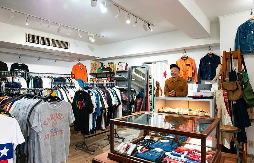 POPEYE_Magazineさんのインスタグラム写真 - (POPEYE_MagazineInstagram)「東京への偏愛を丸出しで各ジャンルのポパイ的なBEST3を決めてみた！ 気がついたら古着屋の名店がオープンしているのが東京。今年3月に富ヶ谷にオープンしたのは横浜から移転してきた『Mr.Clean』。原宿の『ロストヒルズ』の頃から古着界のカリスマとして有名なフリーバイヤーの栗原道彦さんが営んでいる。値札には手書きで年代、モデル名、リペア箇所まで記されていてとても親切。#popeyemagazine #東京物語 #tokyo #雑誌でも読もう#落ち着いたら行こう」5月5日 21時18分 - popeye_magazine_official