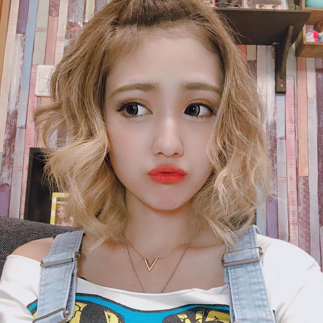 守田美咲のインスタグラム：「かこぴっく📸  自粛期間終わった真っ先に美容院に行きたい🥺💓💓 #おうち時間 #かこぴっく #美容院 #自粛」