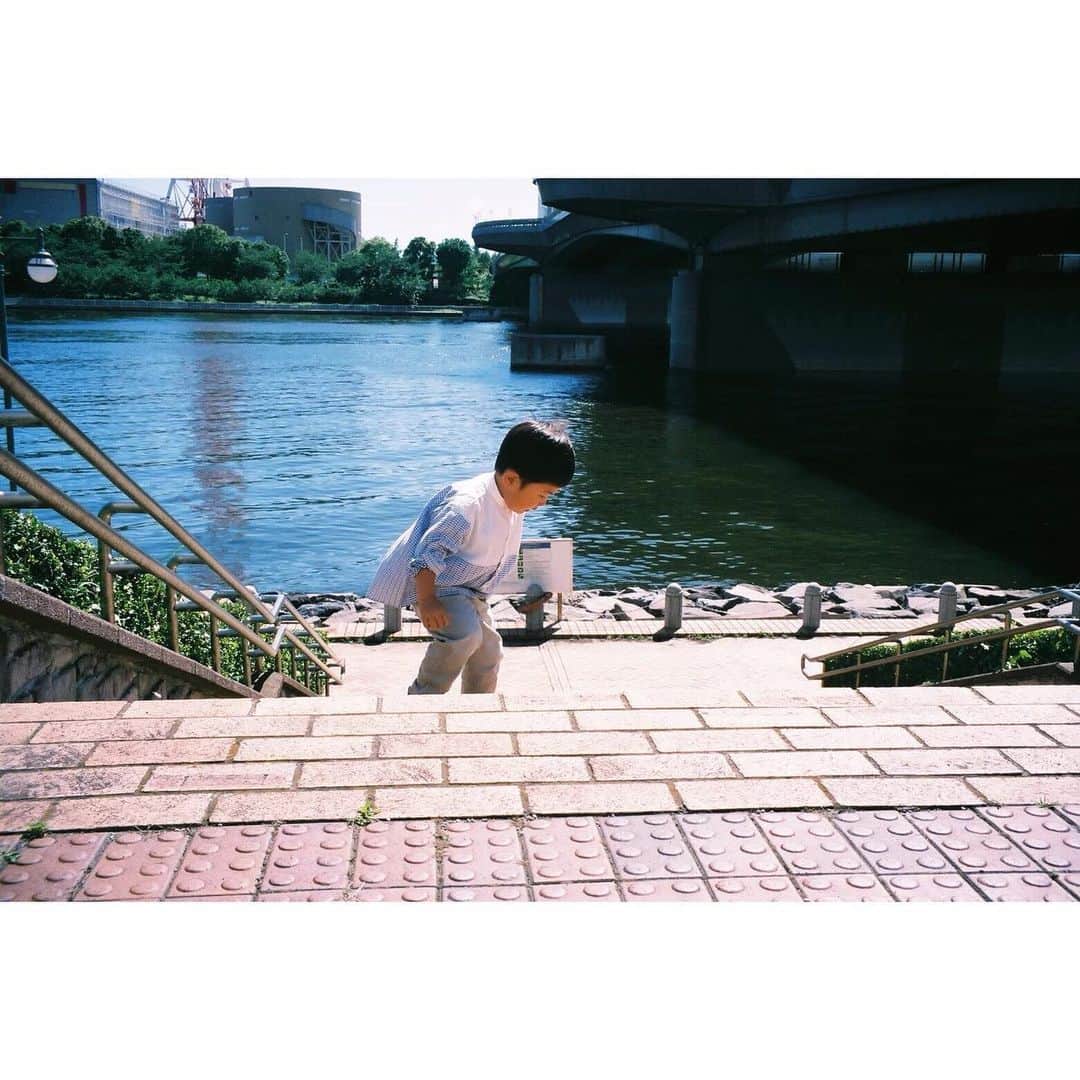 藤井武美さんのインスタグラム写真 - (藤井武美Instagram)「こどもの日👦 早く外を走り回れる日を願って、ね！  おめでとう！ #こどもの日」5月5日 22時10分 - takemi_fujii