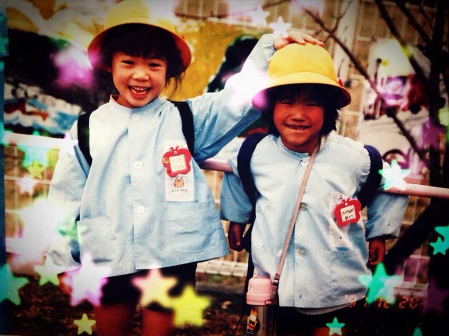 武仲麗依のインスタグラム：「こどもの日🎏 小さい時と全然変わってないって 言われるんですけどどーですか？笑  あ、ちなみに1枚京川舞が混ざってます。 皆さんどれかわかりますか😂？ あと、最後の写真は川上さんが 田崎の時だった頃 一緒に撮って頂いた時の写真です📷 緊急事態宣言が5月末まで伸びて 大変な状況が続いてますが 小さな楽しみを見つけて 日々乗り越えましょう😊  アイナックのインスタに 去年の子供の日のイベントで 子供🧒👶が描いてくれた絵が 紹介されてるので 皆さん是非見てみてください🙇‍♀️」