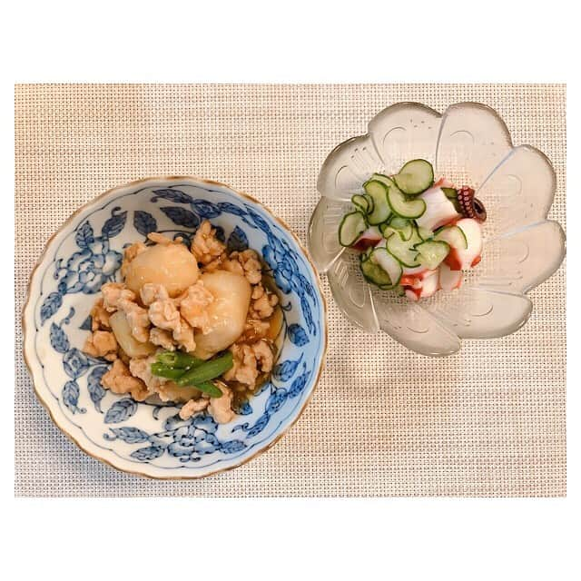 早乙女わかばさんのインスタグラム写真 - (早乙女わかばInstagram)「.﻿ 「わかば飯の記録」﻿ ﻿ 楽しんでますよ〜🤣🤣🤣﻿ ﻿ キーマカレーを作るときは﻿ アラビアンナイト歌う🍛🎶﻿ ﻿ 美味しくなる魔法だよ🧞‍♂️﻿ ﻿ 料理教室の先生が、不機嫌な気持ちで作ると美味しくなくなる🥺と教えてくれました。﻿ ﻿ なんでも楽しまなくっちゃね✨✨✨﻿ きっと料理も美味しくなる🤤﻿ ﻿ ⚠️髪が乱れており、メガネという👓完全なるお家スタイルなので😂キーマカレーを作っている様子は24時間限定でストーリーにあげてます🧞‍♂️✨﻿ ﻿ 少しでも皆さんがクスッと笑えるよう…🤣﻿ ﻿ #わかば飯﻿ #料理初心者﻿ #キーマカレー﻿ #楽しんだもの勝ち」5月5日 22時29分 - s_wakaba.94