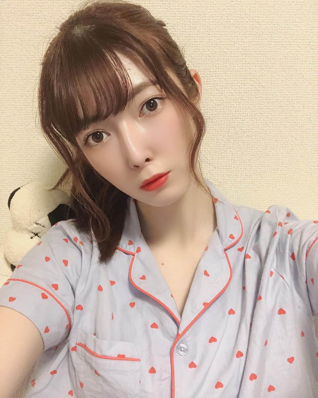 日下部美愛のインスタグラム：「パジャマみあちゃん . .  #photo #japan #model #me #hair #fashion #makeup #selfie #followme #instagood #camera #instadaily #dailylook #自撮り #한국 #맞팔 #사진 #데일리 #데일리룩 #인스타사진 #인스타그램 #일본인 #패션」