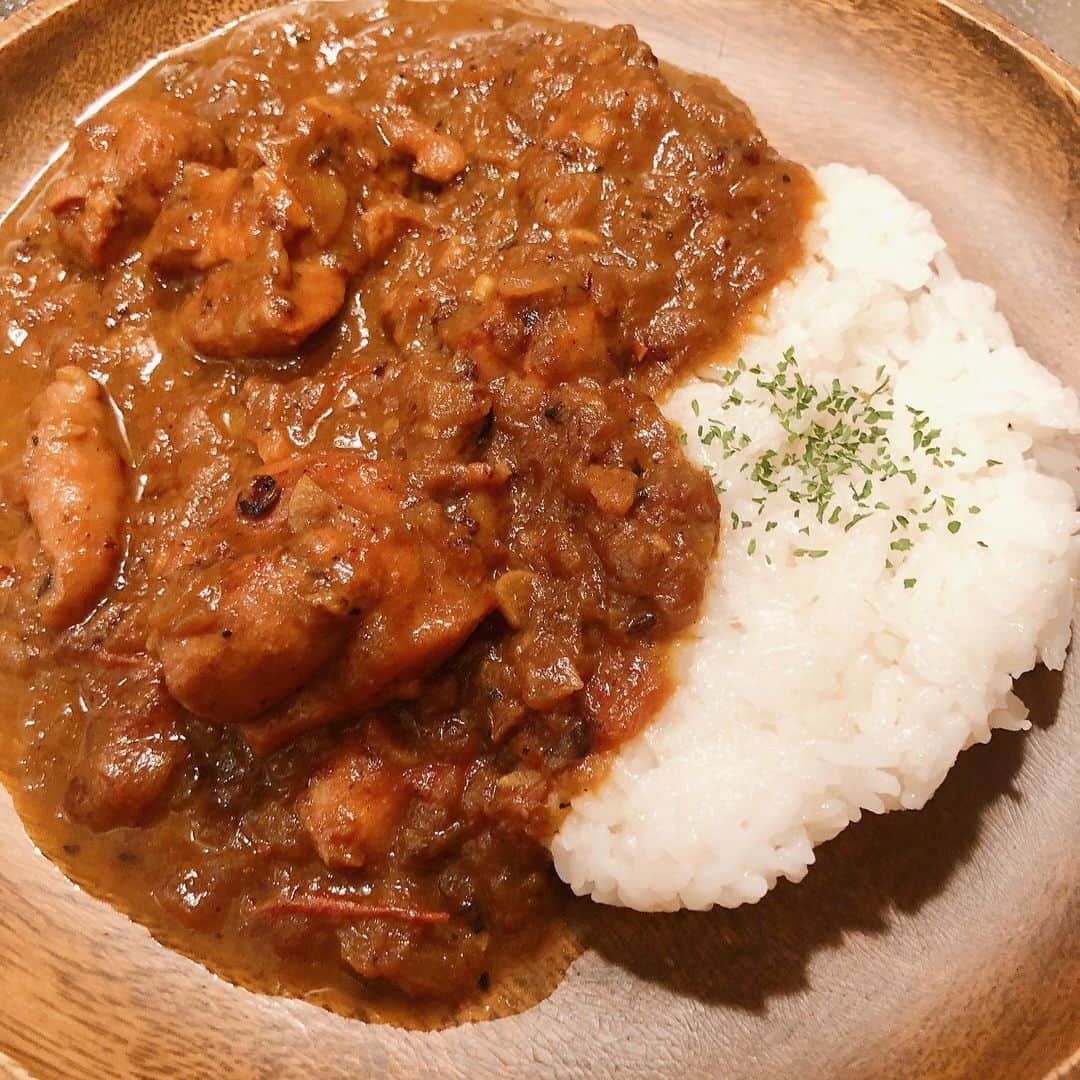 上野優華さんのインスタグラム写真 - (上野優華Instagram)「先日のカレーです。 初めてスパイスから作ったー！ 簡単レシピだったので、ほんとに簡単でした。また作ろー！  #自炊 #おうちご飯 #手作り #手作りご飯 #手作りカレー #カレー #curry #カレスタグラム #スパイスカレー #インスタカレー部」5月5日 23時12分 - yuukaueno0205