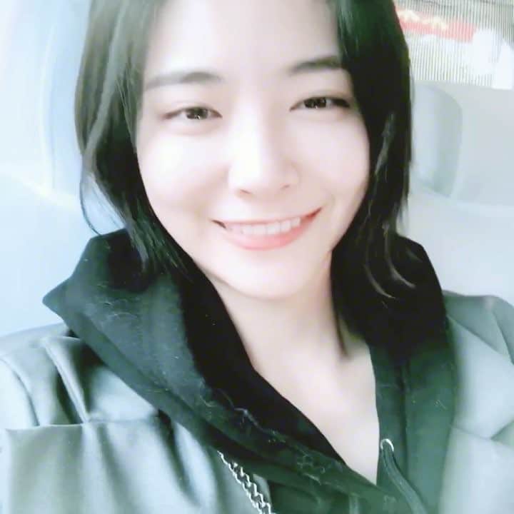 KIKIのインスタグラム：「阳光明媚🌞」