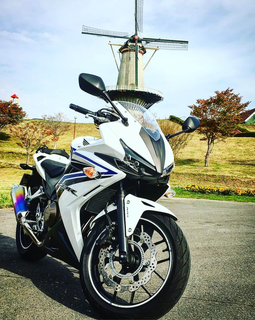 ふわり結愛のインスタグラム：「仙台に来ました！！ #motorcycle #motorsports #japan #honda #hondaが好きだ #cbr #cbr400r #nc47 #バイク #バイク女子 #バイクがすきだ #元グラビアアイドル #元bagus専属グラビアアイドル #av女優 #sod #月刊sodアルバイト #君に惚れた！#プライムエージェンシー」