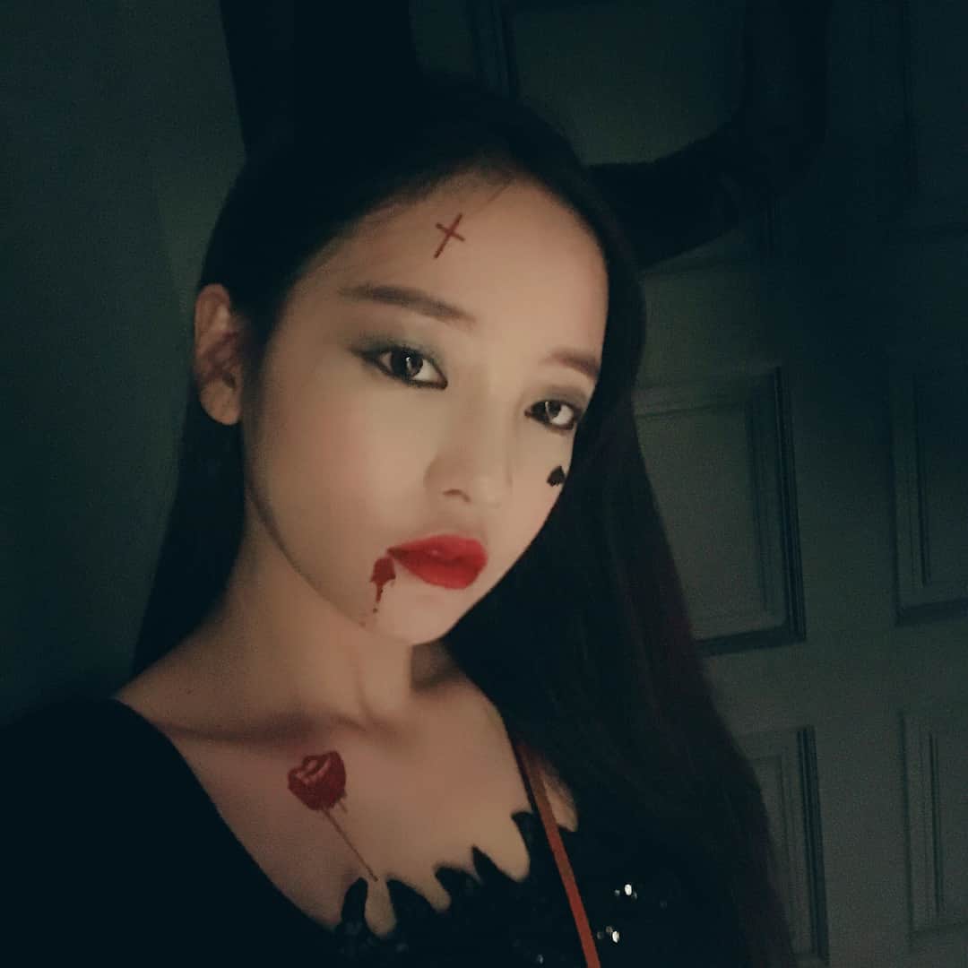 ク・ハラさんのインスタグラム写真 - (ク・ハラInstagram)「#Happyhalloween🎃 #푸키히어로탬버린 #할로윈데이/@rosakbag」10月29日 17時57分 - koohara__