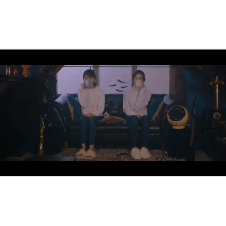 エモン・久瑠美のインスタグラム：「@gap_jp HOLIDAY 2017 denim collection campaign movie, 姉妹とNowa @nowa_kun  で💖💖💖 Nowaがモデルデビュー💖  @drop_tokyo #クレイジーストライプ#MeetMeintheGap」
