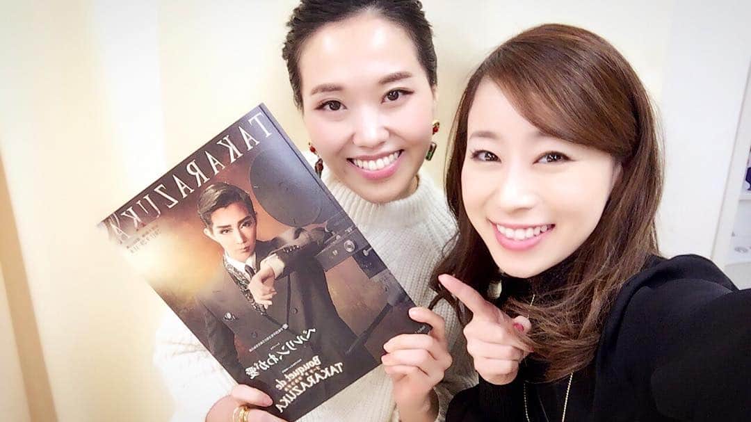 千紗れいなのインスタグラム：「cinéma〜cinéma cinéma🎶 . . まあい @maimaaimaaai.k と 星組🌟観劇✨ . . 宙組でお世話になった、 かちゃさん #凪七瑠海 さん❤️ 素敵過ぎました😍✨ . . bouquet de takarazuka〜🎶 口ずさみながら、帰りました💐 . . #宝塚 #宝塚歌劇団 #星組 #2年ぶり の #観劇 #礼真琴 くん 凄すぎません？✨ #観劇 の #投稿 続いてる笑」