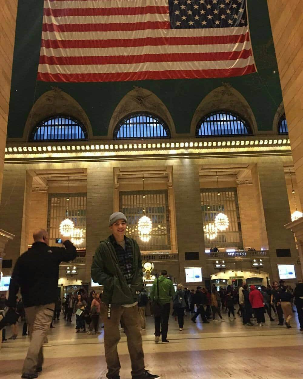 アンヘロ・カロ・ヌエバスのインスタグラム：「Gran Central Station 🚈🚂」