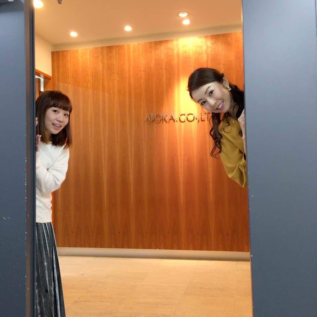 宮崎宣子さんのインスタグラム写真 - (宮崎宣子Instagram)「ハッピーハロウィン🎃👻🎃👻 スタイリスト加藤ちゃん‼️ 整形疑惑が勃発😆 皆んなに顔変わったって言われているそう💕 確かにすんごくすんごく可愛くなり、 どんどん可愛くなるのが止まらない… 恋か？整形か？笑  #スタイリスト #加藤ちゃん #すごく可愛くなった #顔が変わったってみんなに言われる #らしい #彼の影響力 #すごい #整形疑惑まででるほど #恋の力は偉大  #私も恋がしたい #綺麗になるかな #本当に可愛くなっていく #加藤ちゃんを見てしまったから #羨ましい #宮﨑宣子 #ハロウィン #仕事の合間 #お菓子もハロウィン #皆んな仮装するのかな」10月30日 16時18分 - miyazaki_nobuko