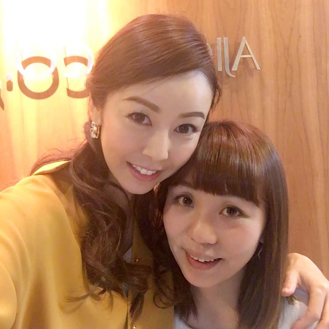 宮崎宣子さんのインスタグラム写真 - (宮崎宣子Instagram)「ハッピーハロウィン🎃👻🎃👻 スタイリスト加藤ちゃん‼️ 整形疑惑が勃発😆 皆んなに顔変わったって言われているそう💕 確かにすんごくすんごく可愛くなり、 どんどん可愛くなるのが止まらない… 恋か？整形か？笑  #スタイリスト #加藤ちゃん #すごく可愛くなった #顔が変わったってみんなに言われる #らしい #彼の影響力 #すごい #整形疑惑まででるほど #恋の力は偉大  #私も恋がしたい #綺麗になるかな #本当に可愛くなっていく #加藤ちゃんを見てしまったから #羨ましい #宮﨑宣子 #ハロウィン #仕事の合間 #お菓子もハロウィン #皆んな仮装するのかな」10月30日 16時18分 - miyazaki_nobuko