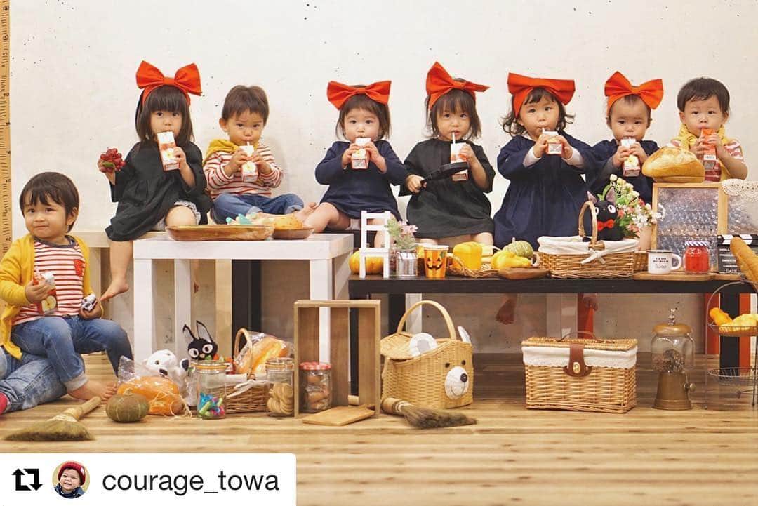 mamaPRESS -ママプレス- のインスタグラム：「🎃👻🎃 happy Halloween！ #Repost @courage_towa さんの投稿をご紹介！ ・ 可愛いキキとトンボが大集合の大作👏💕 集まると可愛さも増し増しですねぇ😍💕 ・ ・ _____________________ 昨日は @ik__camera ちゃんに 誘っていただいて 🎃ハロウィンパーティー🎃 ✧*。魔女の宅急便キキ&トンボ会✧*。 で集合しました♡ * #ハロウィン#仮装#魔女の宅急便#キキ#トンボ」
