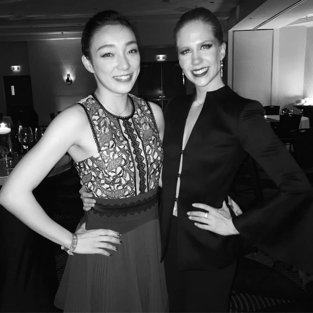 本郷理華のインスタグラム：「banquet✨ 🇨🇦🌹❤️」