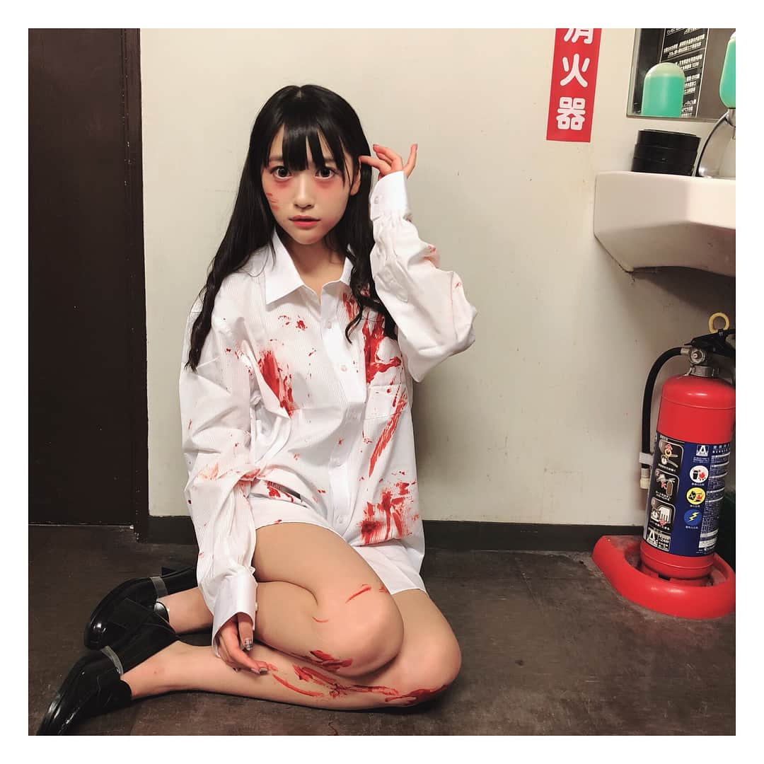 宮島るりかさんのインスタグラム写真 - (宮島るりかInstagram)「* 最後はゾンビーーーー！ 今年も沢山いろんなのきれた！ たのしかったぁ⊂((・▽・))⊃ * #Halloween #ハロウィン #ゾンビ #彼シャツ」11月1日 16時10分 - musubizm_rurika