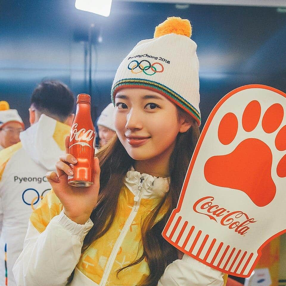 ペ・スジさんのインスタグラム写真 - (ペ・スジInstagram)「#CokePLAY #CocaCola #코카콜라성화봉송 #코카콜라」11月1日 16時56分 - skuukzky