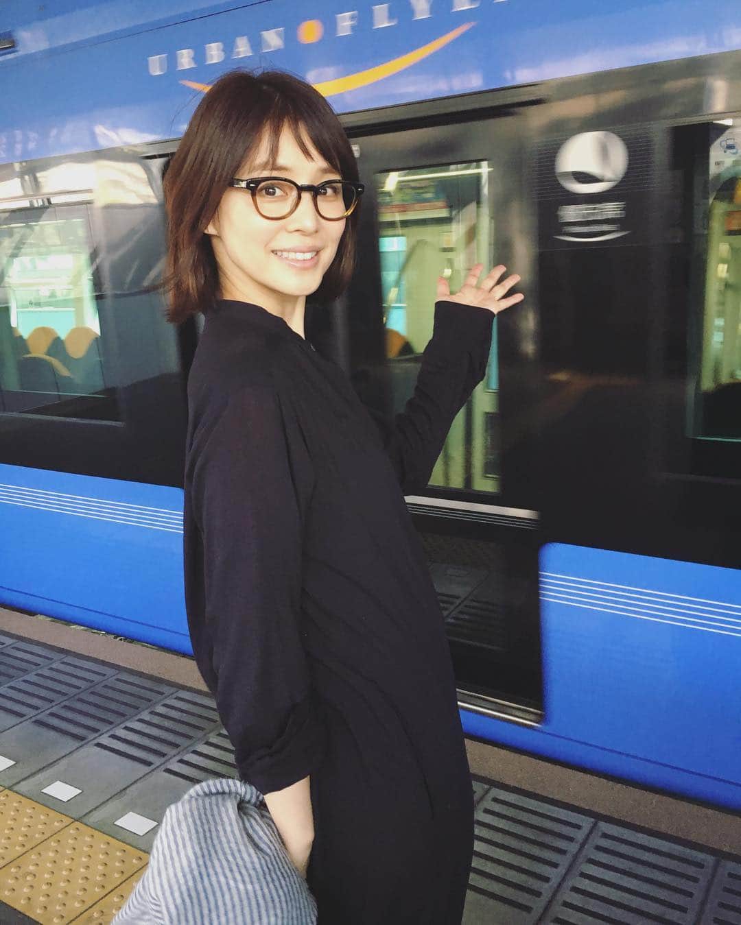 石田ゆり子さんのインスタグラム写真 - (石田ゆり子Instagram)「みなさまこちらが アーバンフライヤーで ございます。 空飛ぶ絨毯のような乗り心地です。 では 行ってきます🙄👏🏻」10月9日 15時36分 - yuriyuri1003