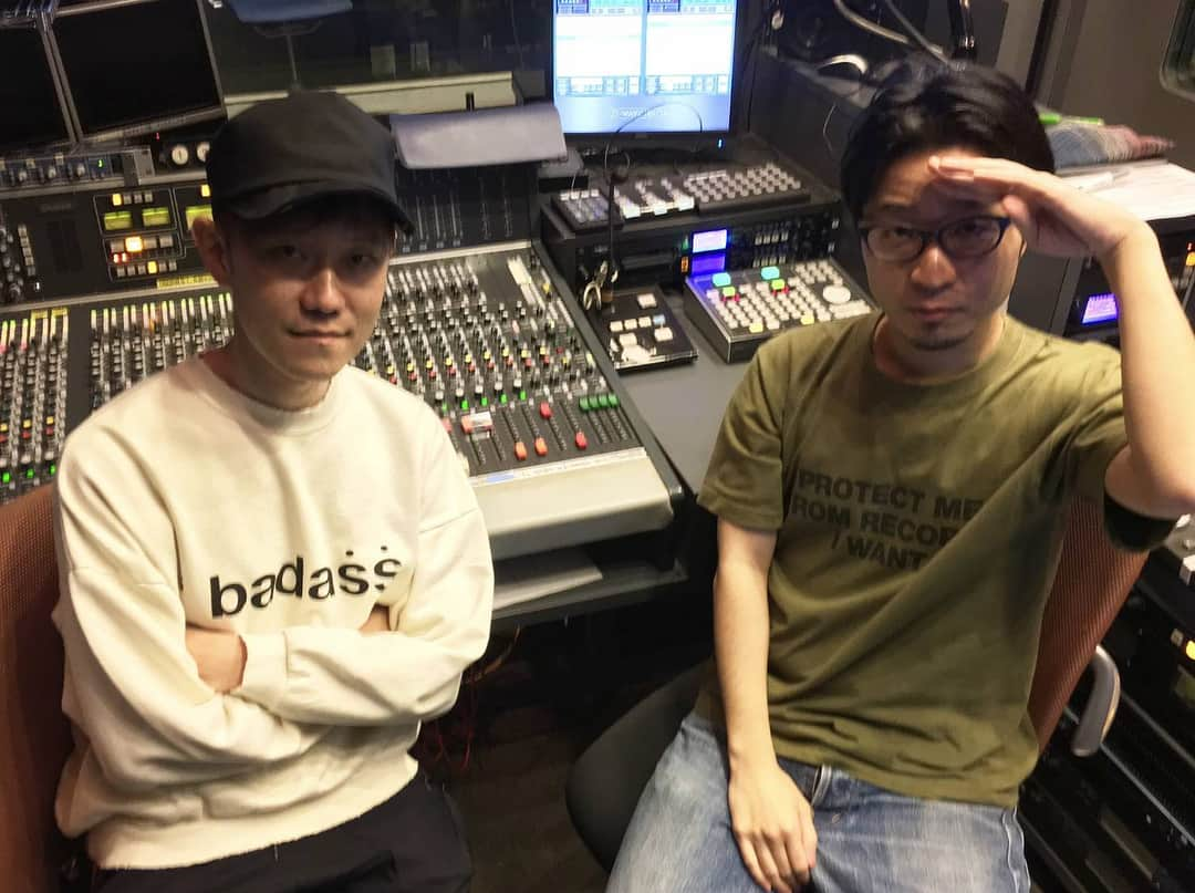 蔦谷好位置さんのインスタグラム写真 - (蔦谷好位置Instagram)「J-WAVEホリデースペシャル「TIME MACHINE RADIO」9時間完走しました😵 喋りすぎて声が枯れたけどとても楽しかったです㊗️ 聴いてくれたみなさん、ゲストのみなさんありがとうございました🙏 スタッフのみなさんお疲れ様デス👺  #jwave  #tmr813  #punpee  #水曜日のカンパネラ  #ケンモチヒデフミ #kreva #赤い公園 #津野米咲  #ミツメ」10月9日 19時08分 - koichitsutaya