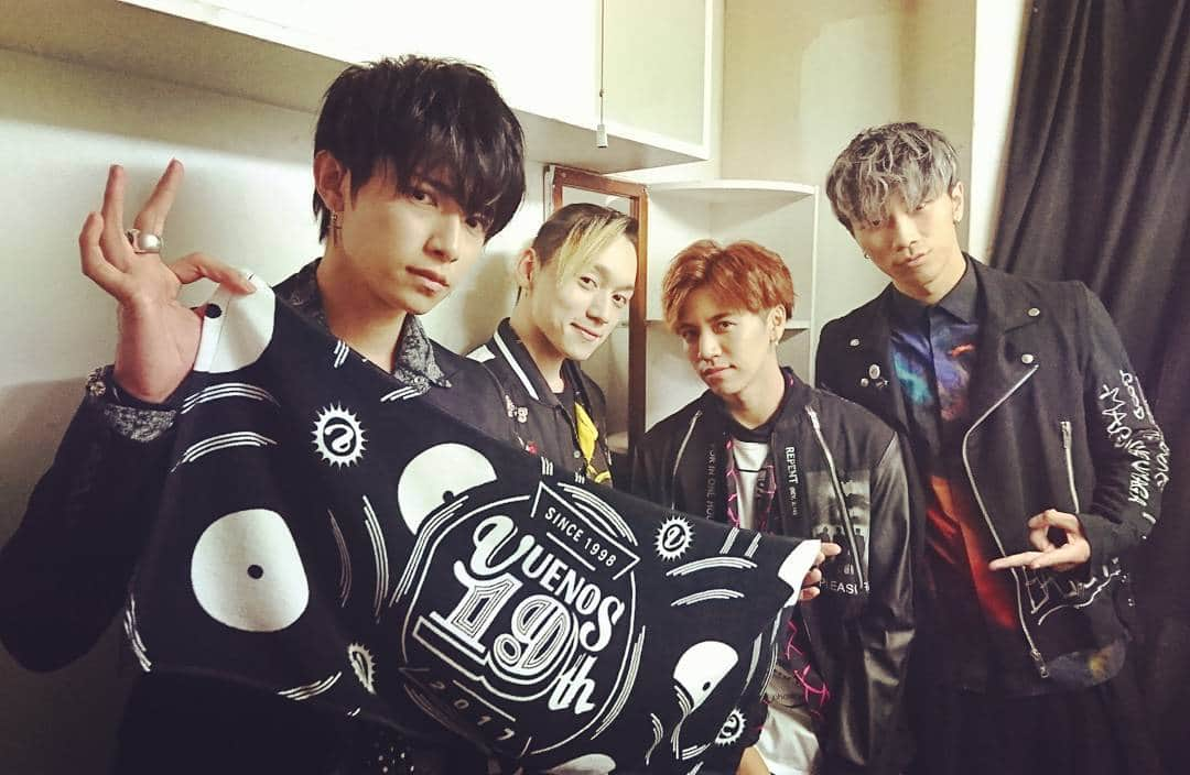 龍雅-Ryoga-さんのインスタグラム写真 - (龍雅-Ryoga-Instagram)「VUENOS 19th おめでとうございます！  #龍雅 #ryoga #FIVEDRAGONS #fivedragons #VUENOS #19th #おめでとうございます」10月9日 21時56分 - ryogastagram