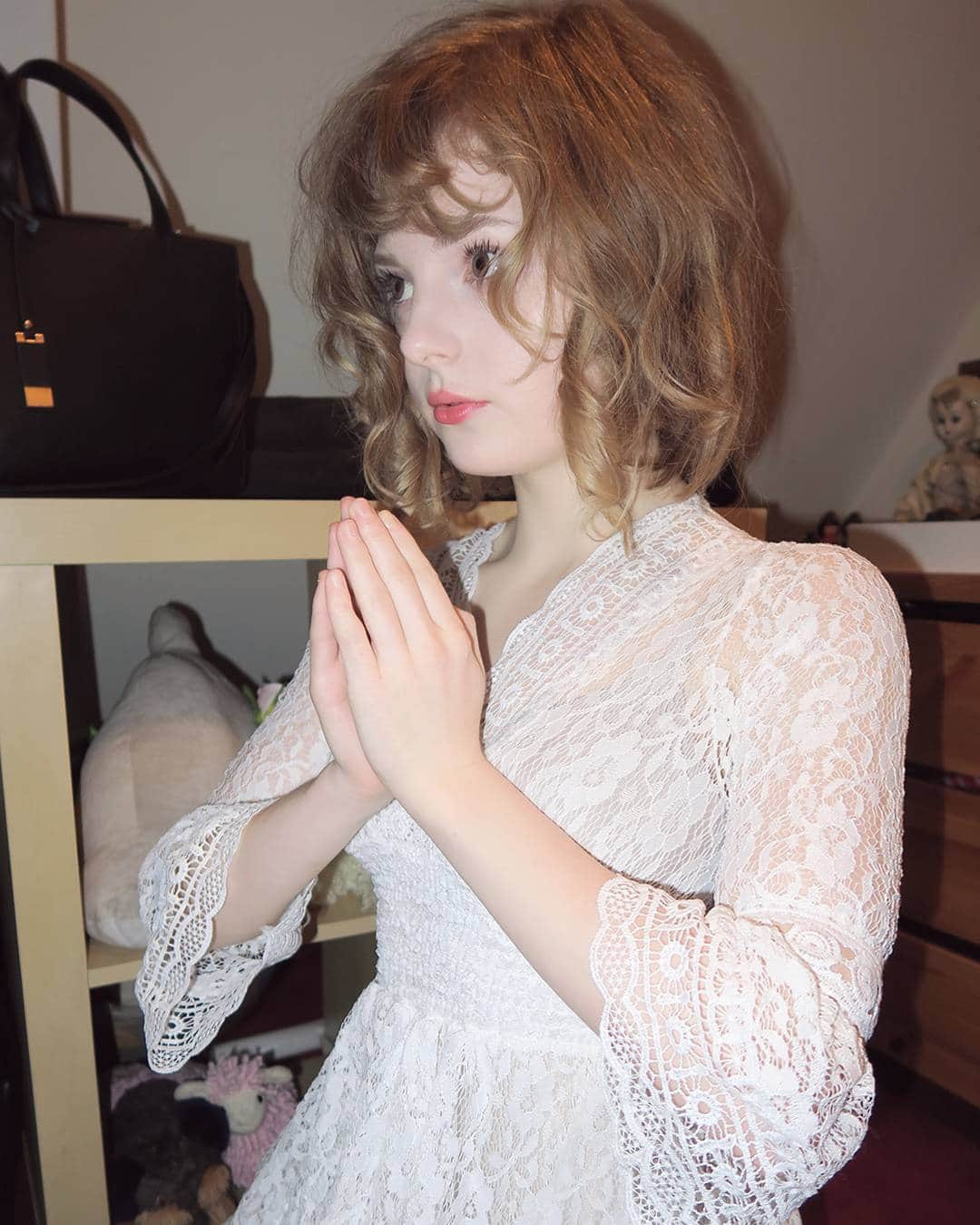 Ella Freyaのインスタグラム：「Purpose, pressure, purity, youth, religion, infatuation, delusions.  Lenses: Freshkon alluring eyes in Winsome Brown (from @contactlenssg)」