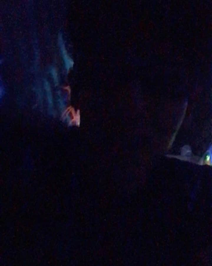 小林尊のインスタグラム：「Went to @bloodmanornyc for the official @housesoctoberbuilt night💀 Video P3 アメリカのお化け屋敷 パート3 汗だく、心臓バクバク💦  #hauntedhouse #horrormovies」