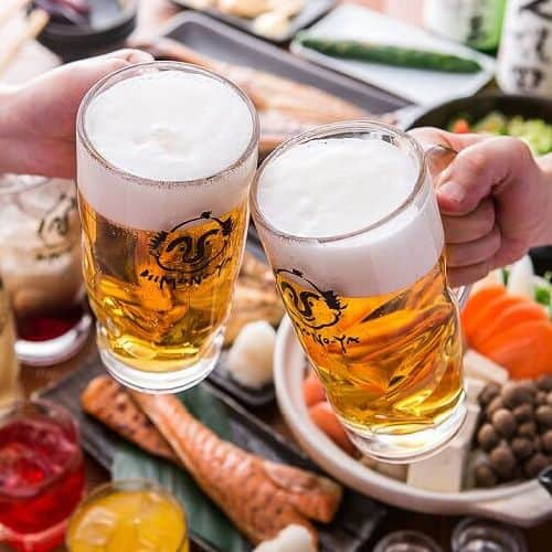 西池袋ひもの屋のインスタグラム：「ブログ更新しました！ どんな飲み物と一緒に干物を楽しみますか？ | 西池袋のひもの屋 「こんにちは、西池袋のひもの屋です。  １０月とはいえ、まだまだ暑い日もありますね。暑いと汗をかいたり、皮膚から水分が蒸発したりして、私達の体内の水分は意外と減っていっています。のどが渇いたと感じるより前に、早め早めに水分補給を心がけたいものです。  のどが渇くと、みなさんは何が飲みたくなりますか？社会人のみなさんには、仕事の後の一杯が楽しみという方も多いと思います。そんな時には、炭火で焼いた絶品の干物と、美味しいお酒をひもの屋で楽しみませんか？ひもの屋では、干物にも合う美味しいお酒を取り揃えております。 ....」 当店へのご来店お待ちしております。 ▼詳しくはこちら▼ https://goo.gl/m7XAji ☎電話番号：050-7521-1857 #干物#池袋#囲炉裏#炭火#飲み放題#宴会」