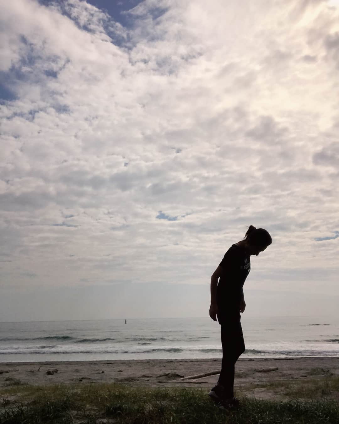 葛巻佳那さんのインスタグラム写真 - (葛巻佳那Instagram)「昨日の朝一🏃‍♀️🌊 #beach #run #体育の日 #砂浜走るのキツイ #でも眺めは最高 #気持ちよかった」10月10日 17時44分 - kana.kuzumaki