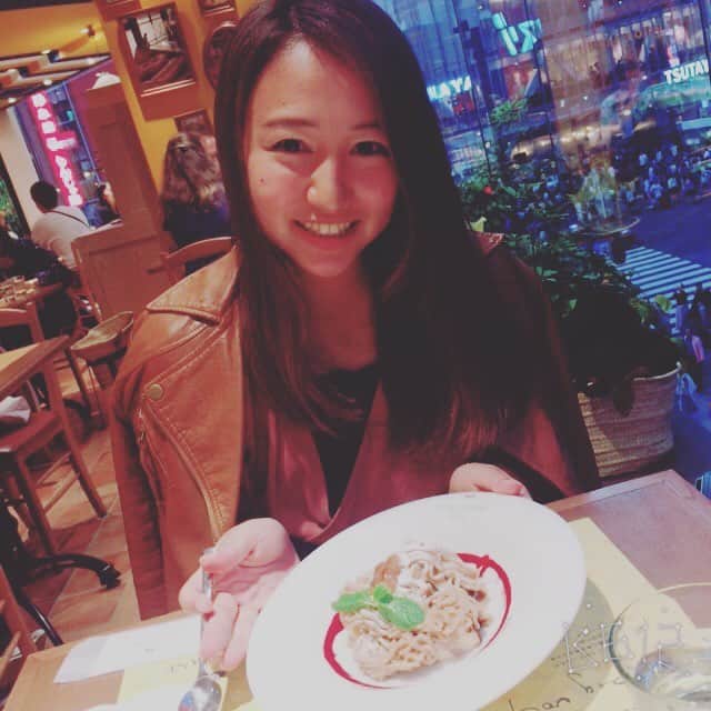 岡田紗季のインスタグラム：「昨日は友達とロクシタンカフェ❤️ 私の大好きなモンブランとティラミスが一緒になっててもう幸せすぎた♡  #ロクシタンカフェ #渋谷 #モンブラン #ティラミス #大好物 #幸せ #女子会 #美味しかった #♡」