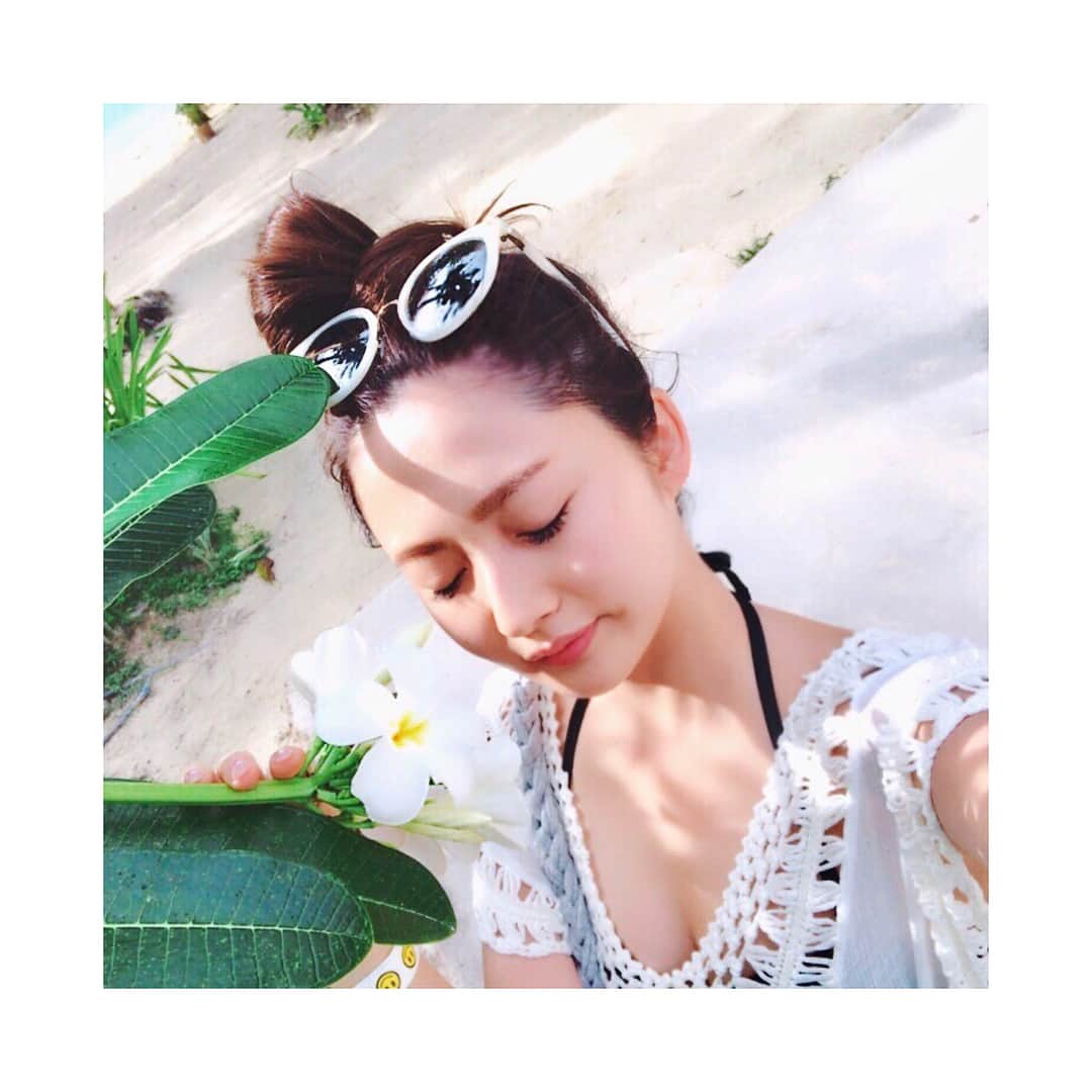西村笑花さんのインスタグラム写真 - (西村笑花Instagram)「🌼 ・ ・ #好きなお花 #プルメリア #良い香り #甘い香り #guam #guamlove #flower #plumeria #japanesegirl #retrip #trip #instaselfie #selca #selfie #selpic #selstagram #emiguam🌴#emika_trip」10月10日 16時23分 - emika_nishimura