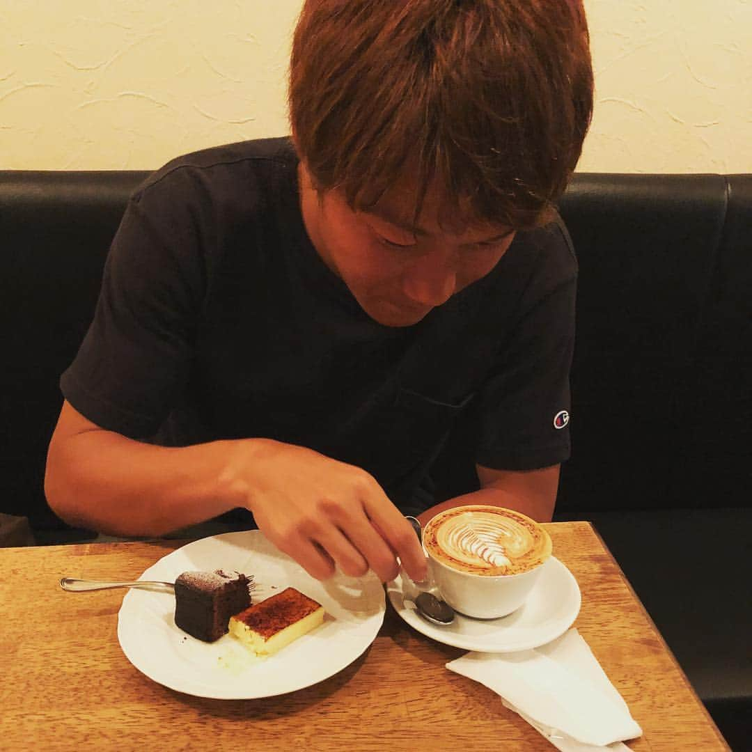 森島司のインスタグラム：「ごろうくんとサムギョプサル行ってからカフェ☕️ ほんま大人やな〜尊敬するわー^ ^ #ごろうくん #尊敬 #がんばろ」