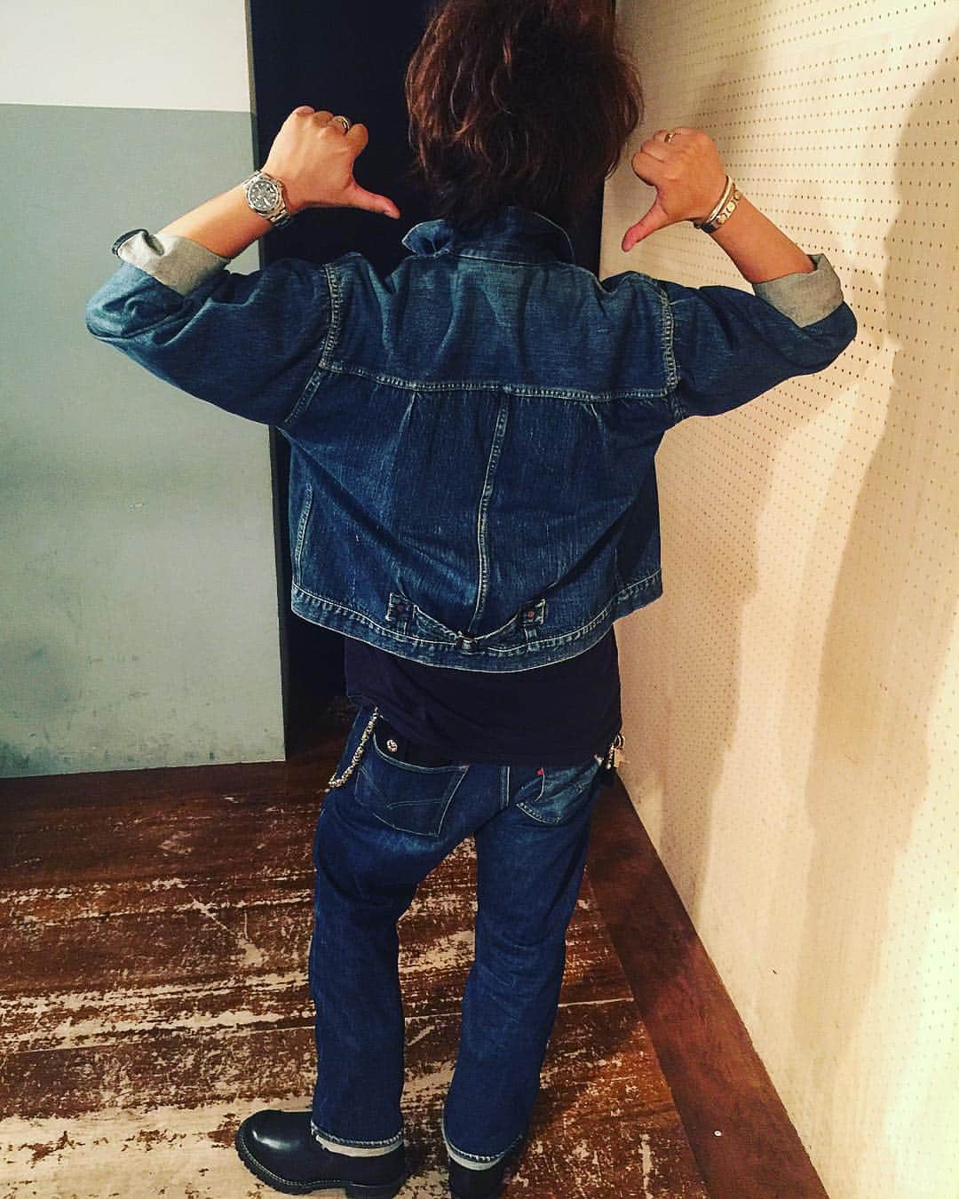 大川知英のインスタグラム：「アメカジボーイズVol.6 来て頂いたアメカジオーディエンスの皆さま！ありがとうございました🇺🇸❗️ 次回は来年2018.1.22にレッスン🚬カミングスー🇺🇸 #アメカジボーイズ #アメリカ #ライブ #盛り上がった亘 #リーバイス #506XX #セパレート #バックが肝心 #TakatsuBase」