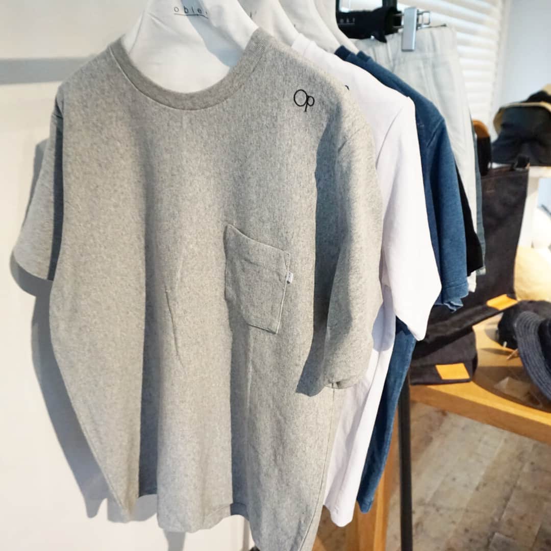 筧沙奈恵さんのインスタグラム写真 - (筧沙奈恵Instagram)「オブレクト @oblekt.jp の展示会に行ってきました♪ ・ デニムが優秀ということで、新作のオフショルデニムワンピを試着❤️新しい自分に出会えた感じ😀1枚でサマになるデザイン性でした！ ・ Tシャツを主人とおそろいでオーダーしてみました👖 ・ #oblekt #comfydenim #オブレクト #展示会 #デニムワンピ #デニム #ママコーデ #オフショルワンピ #ママファッション」10月11日 13時08分 - sanaekakei